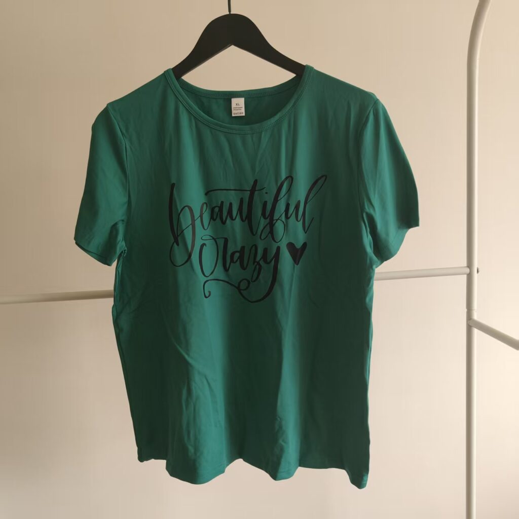 Dark green round-neck short-sleeved T-shirt